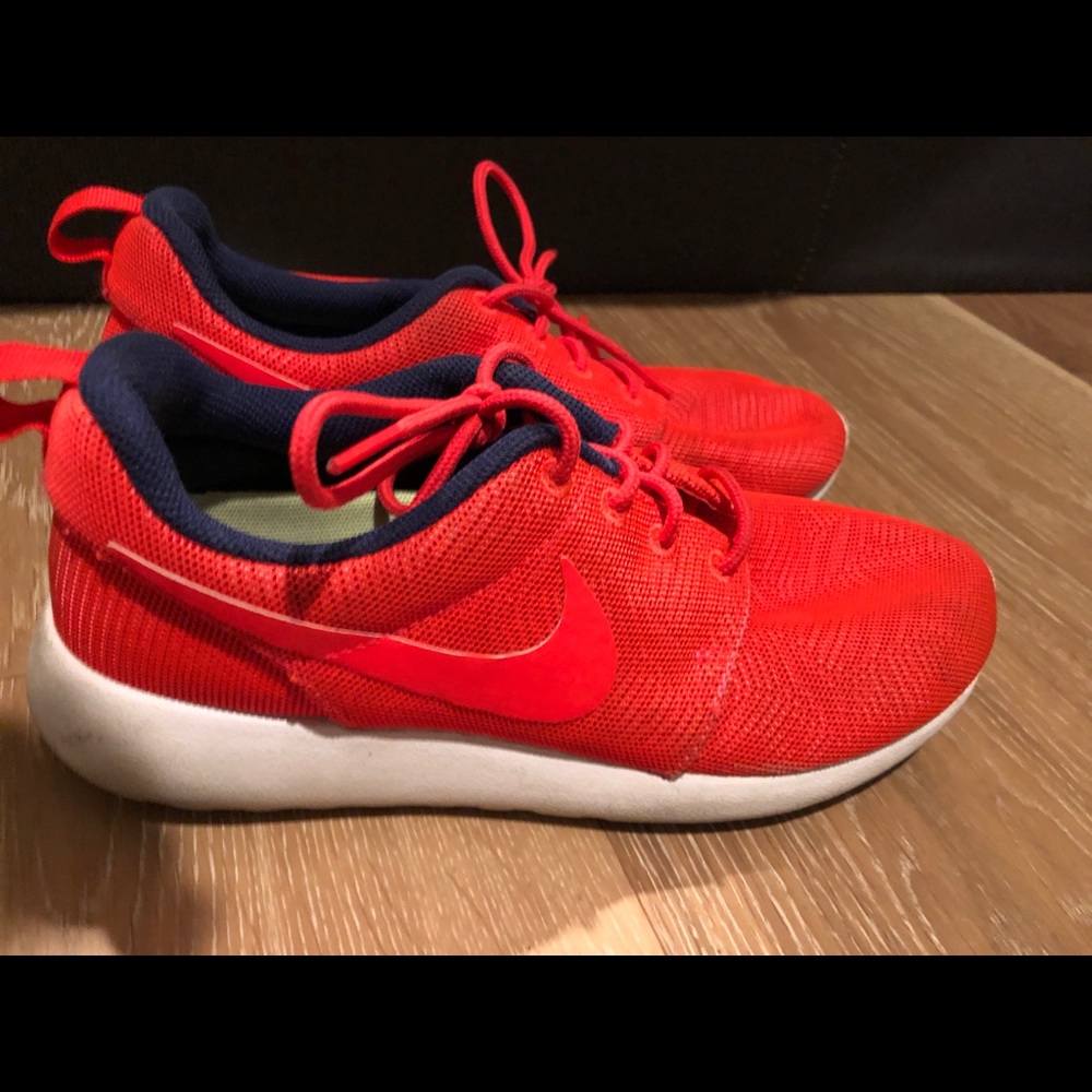 Worn twice red roshe runs